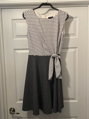 Grid-Pattern Sleeveless Tie-Waist Midi Dress in Black & White